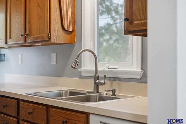 2501 S 34th Street, Lincoln, NE 68506