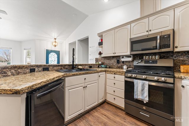 3892 E Eisenhower Dr, Meridian, ID 83642