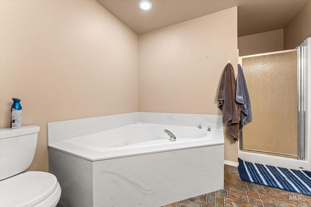 3892 E Eisenhower Dr, Meridian, ID 83642