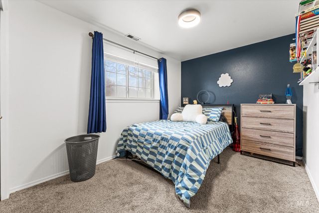 3892 E Eisenhower Dr, Meridian, ID 83642