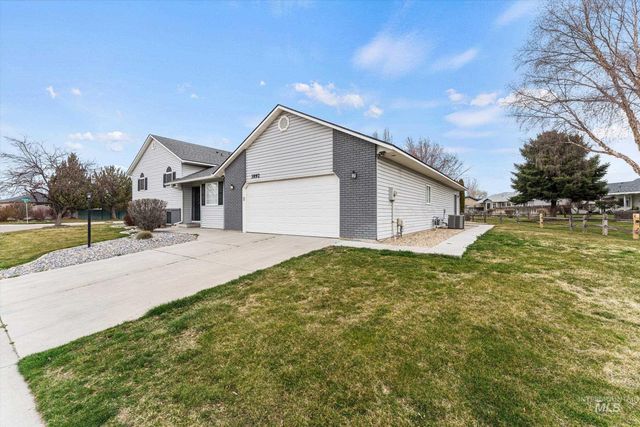 3892 E Eisenhower Dr, Meridian, ID 83642
