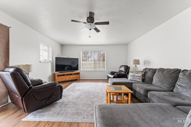 3892 E Eisenhower Dr, Meridian, ID 83642