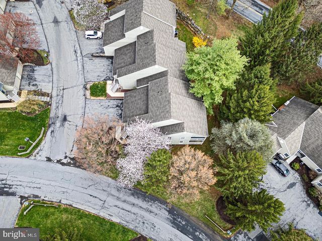 2001 MEADOW GLN, Wyomissing, PA 19610
