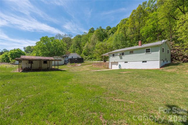 1140 Groundhog Road, Canton, NC 28716