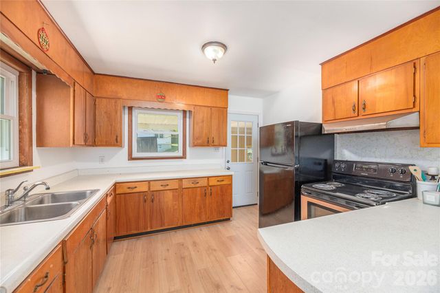 1140 Groundhog Road, Canton, NC 28716