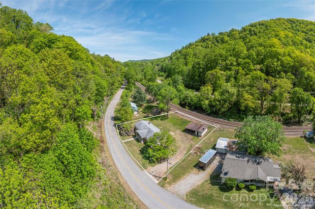 1140 Groundhog Road, Canton, NC 28716