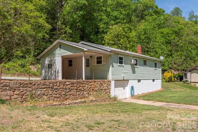 1140 Groundhog Road, Canton, NC 28716