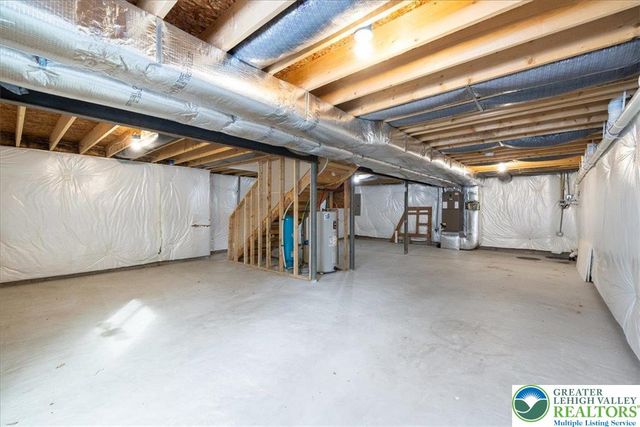 209 Buck Road, Price Twp, PA 18302