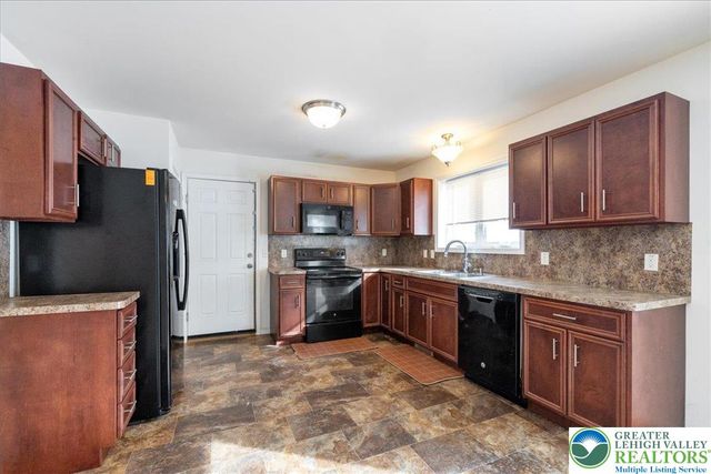 209 Buck Road, Price Twp, PA 18302