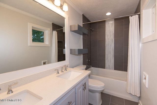 60 Summit Ridge Drive, Brandon, MS 39042