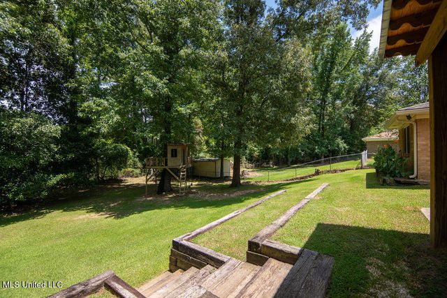 60 Summit Ridge Drive, Brandon, MS 39042