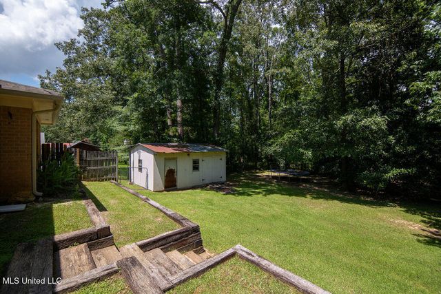 60 Summit Ridge Drive, Brandon, MS 39042