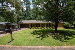 60 Summit Ridge Drive, Brandon, MS 39042