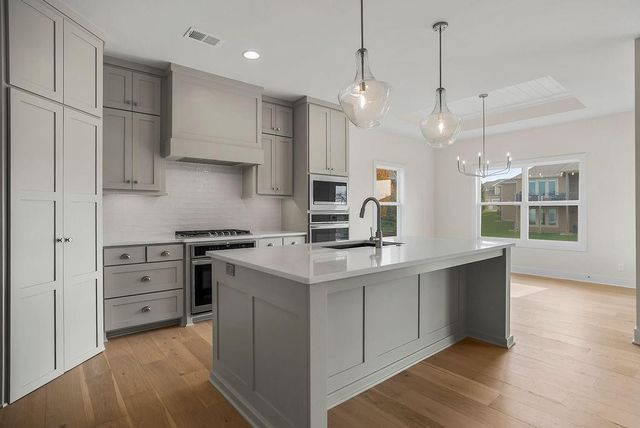 2509 W 175th Place, Overland Park, KS 66085