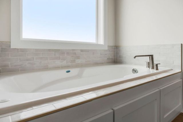 2509 W 175th Place, Overland Park, KS 66085