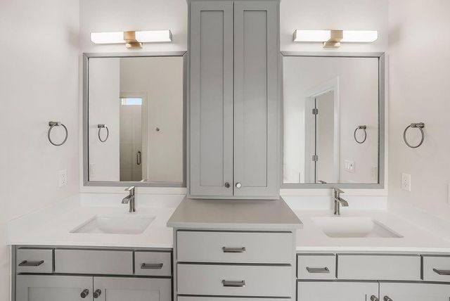 2509 W 175th Place, Overland Park, KS 66085