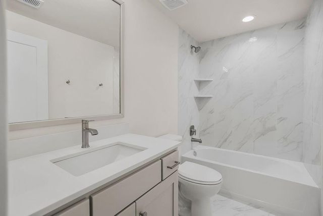 2509 W 175th Place, Overland Park, KS 66085