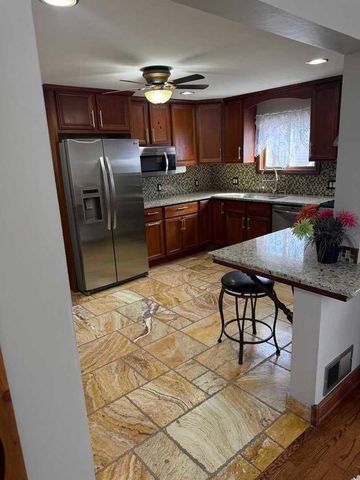 1010 Osmond Avenue, Antioch, IL 60002