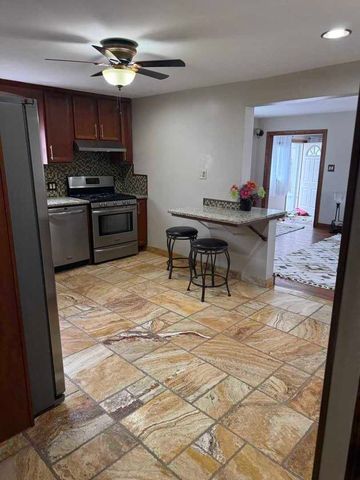 1010 Osmond Avenue, Antioch, IL 60002