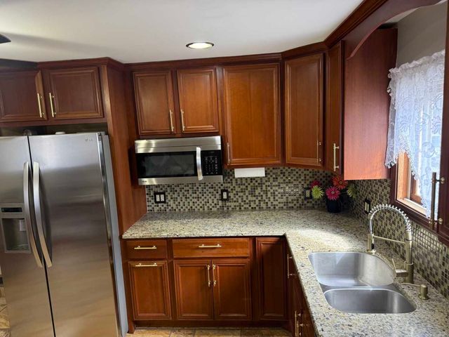 1010 Osmond Avenue, Antioch, IL 60002
