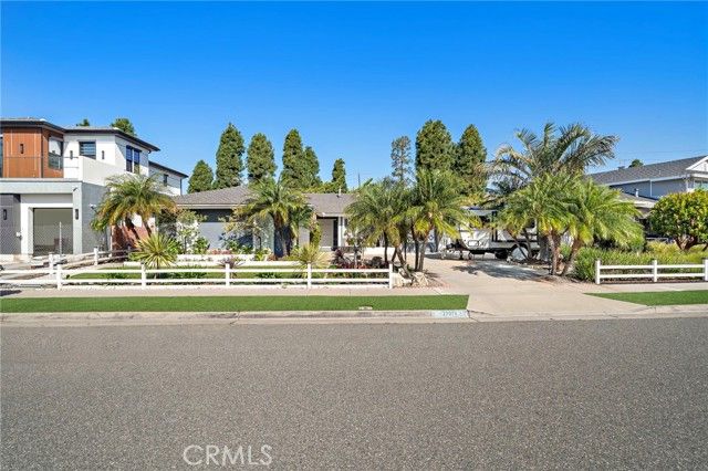 17075 Buttonwood Street, Fountain Valley, CA 92708