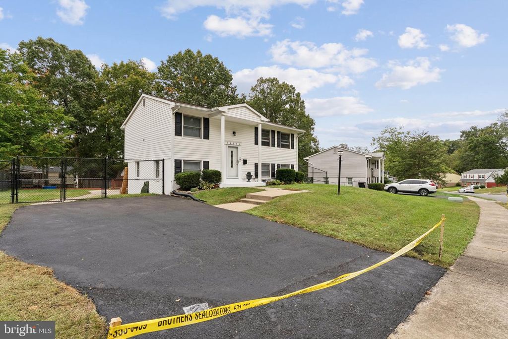 14556 EASTMAN ST, Woodbridge, VA 22193