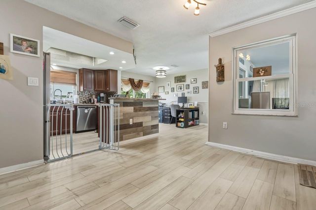 1387 S DISSTON AVENUE, Tarpon Springs, FL 34689