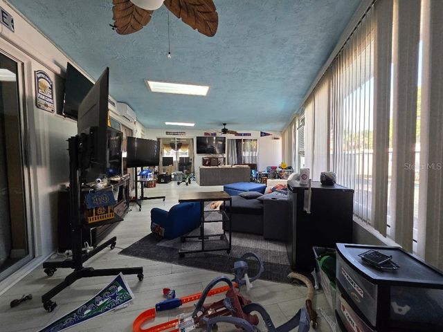 1387 S DISSTON AVENUE, Tarpon Springs, FL 34689