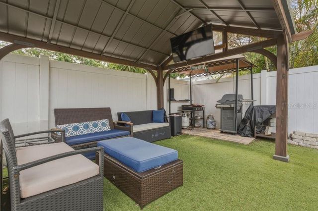 1387 S DISSTON AVENUE, Tarpon Springs, FL 34689
