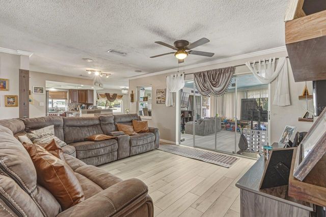 1387 S DISSTON AVENUE, Tarpon Springs, FL 34689