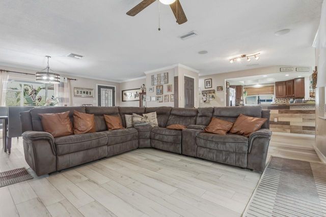 1387 S DISSTON AVENUE, Tarpon Springs, FL 34689