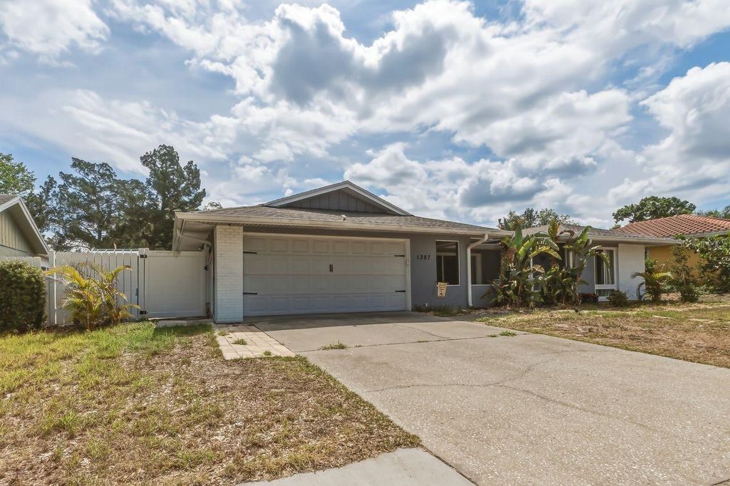 1387 S DISSTON AVENUE, Tarpon Springs, FL 34689