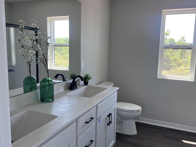 N101W16895 Tanglewood DRIVE, Germantown, WI 53022