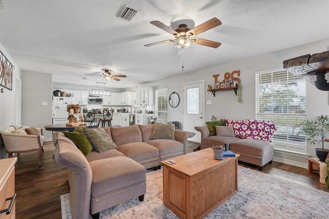 59 Ball Hill Rd, Greenbrier, AR 72058