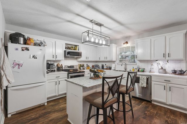 59 Ball Hill Rd, Greenbrier, AR 72058