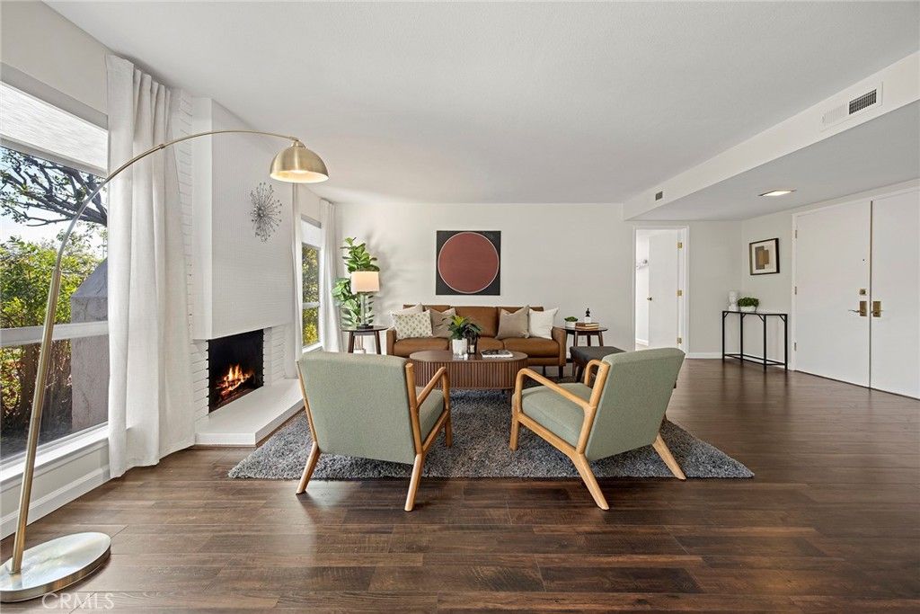 Image 13 of property listing at 620 E Glenwood, Fullerton, CA 92831