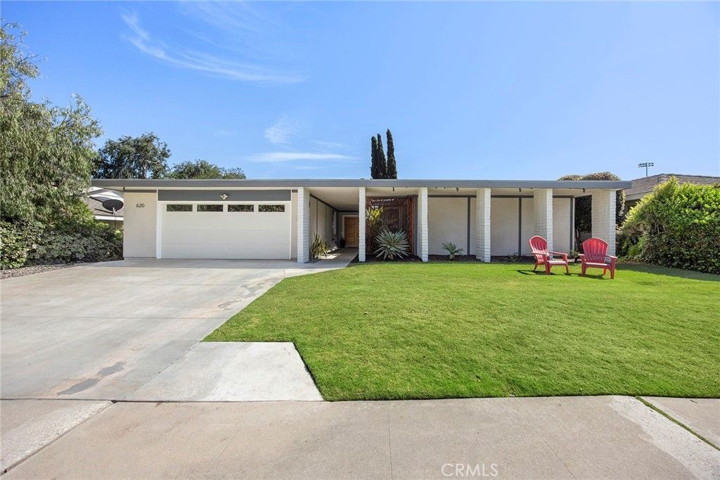 Image 2 of property listing at 620 E Glenwood, Fullerton, CA 92831