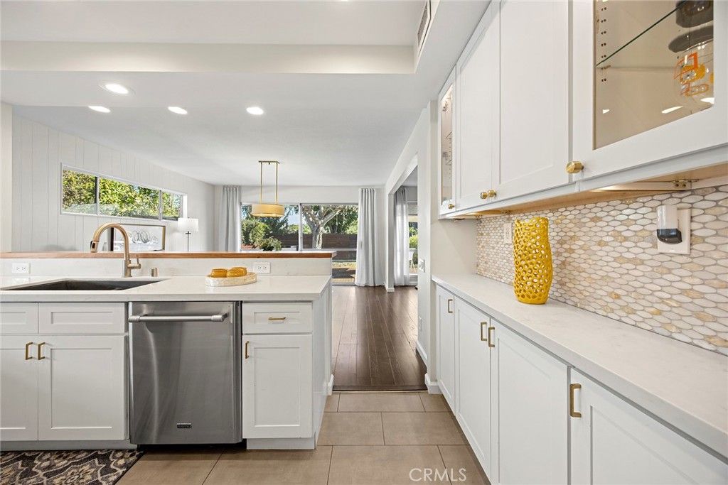 Image 21 of property listing at 620 E Glenwood, Fullerton, CA 92831