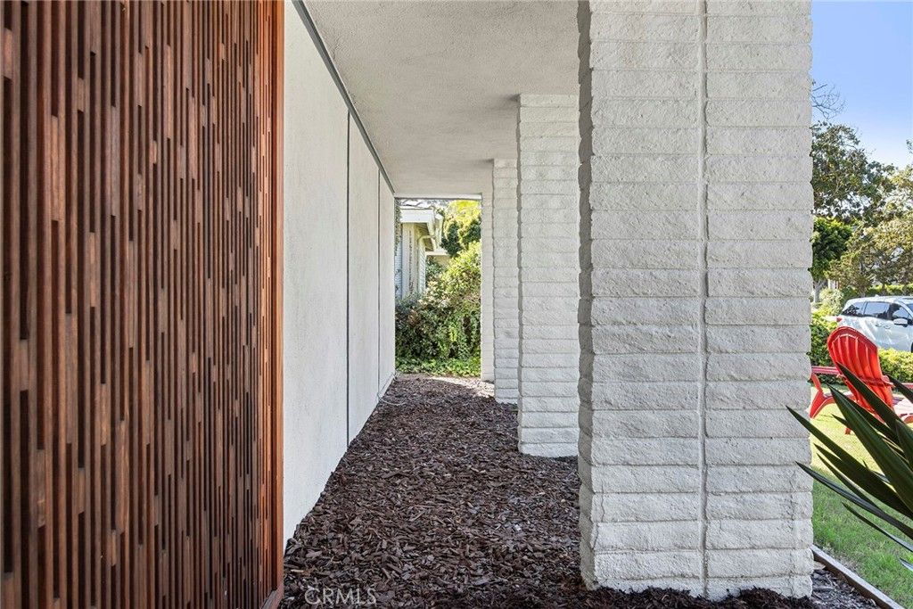 Image 4 of property listing at 620 E Glenwood, Fullerton, CA 92831