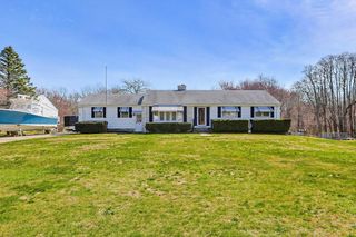 10 Brayton Rd, Tiverton, RI 02878