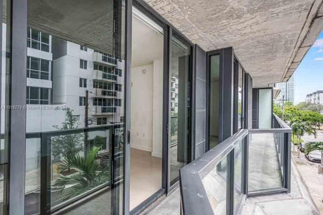 201 SW 17th Rd 302, Miami, FL 33129