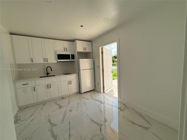 9824 SW 26th Ter 1, Miami, FL 33165