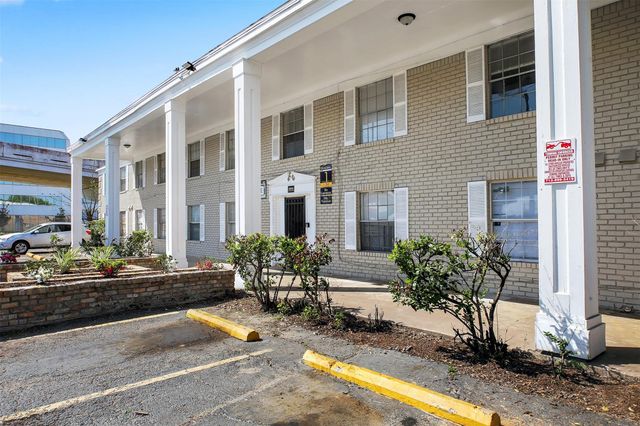 8800 Gulf Freeway 13, Houston, TX 77017