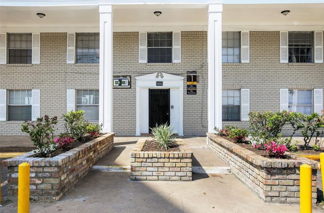 8800 Gulf Freeway 13, Houston, TX 77017