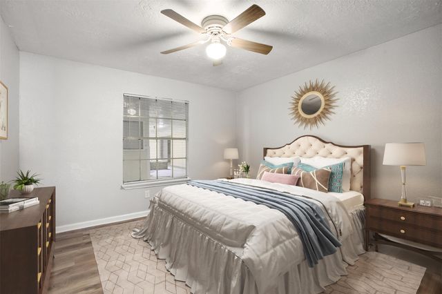 8800 Gulf Freeway 13, Houston, TX 77017
