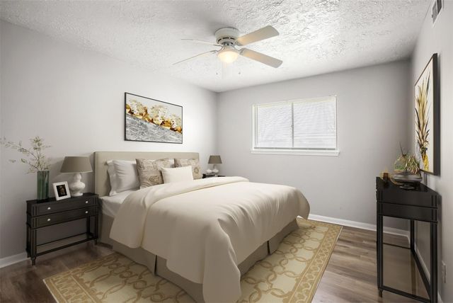 8800 Gulf Freeway 13, Houston, TX 77017