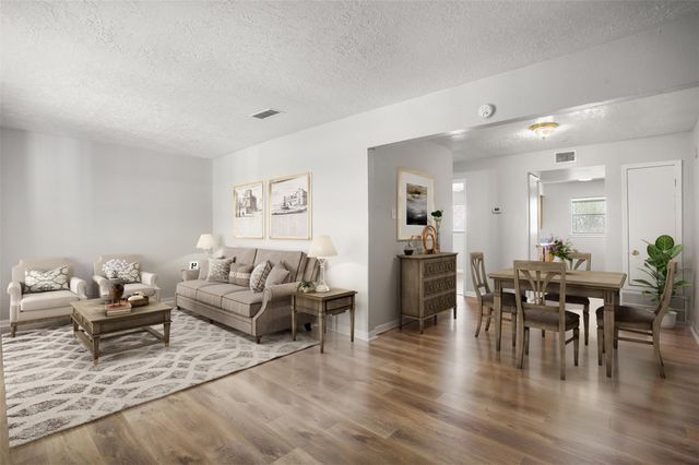 8800 Gulf Freeway 13, Houston, TX 77017