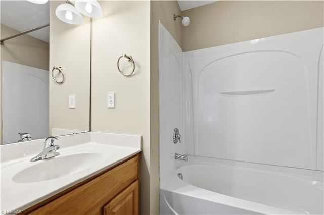 6 Cobble Lane, Greensboro, NC 27407