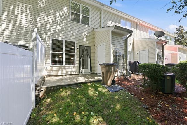 6 Cobble Lane, Greensboro, NC 27407