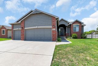 8824 N Saddlebrook Ct, Park City, KS 67147